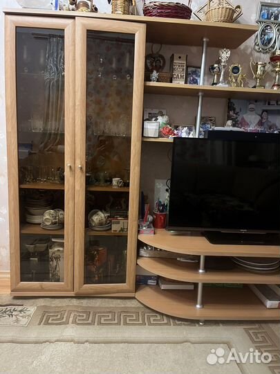 Стенка в гостиную с комодом