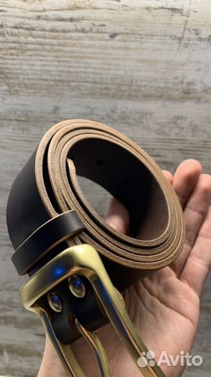 Мужской кожаный ремень коричневый