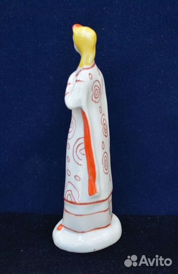 Фарфоровая статуэтка Девушка с косой Бронницкий фа