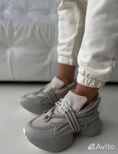 Кроссовки женские летние