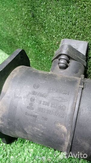 Датчик массового расхода воздуха Audi A4 B6 8EC