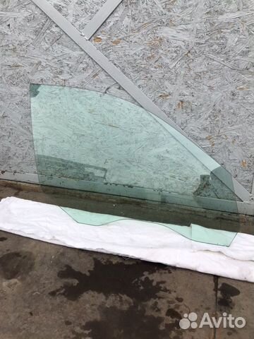 Стекло боковое переднее правое BMW E60 E61