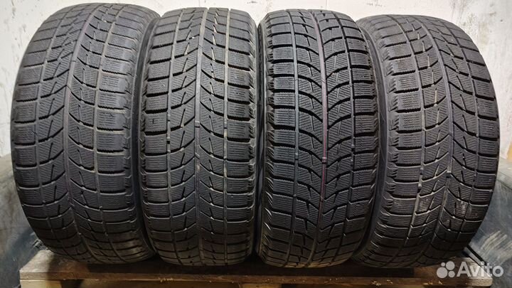 Bridgestone Blizzak DM-V1 215/55 R17