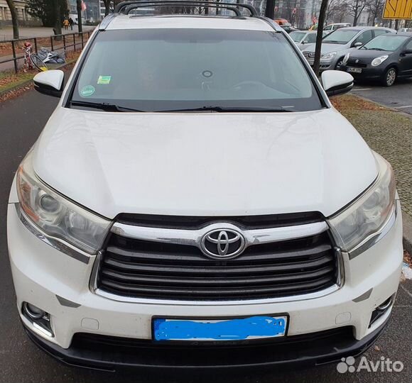 В разборе Toyota Highlander