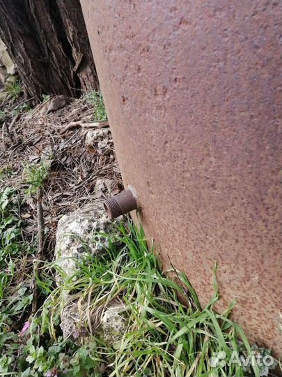 Бак железный с крышкой