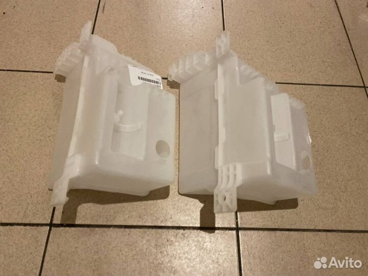 Бачок омывателя моторчик датчик уровня Zeekr 001