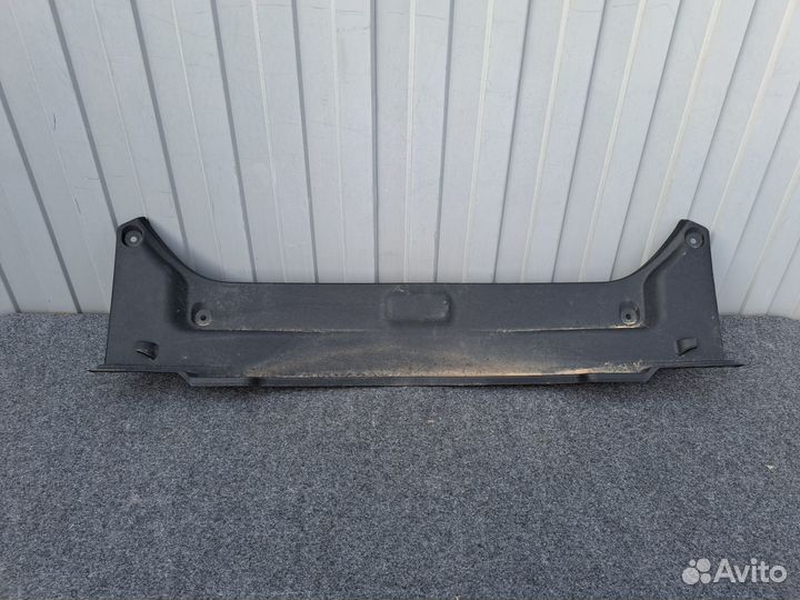 Обшивка багажника задняя Toyota Camry XV70