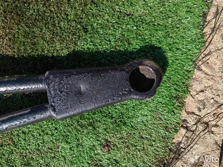 Балка распорка переднего подрамника infiniti m35