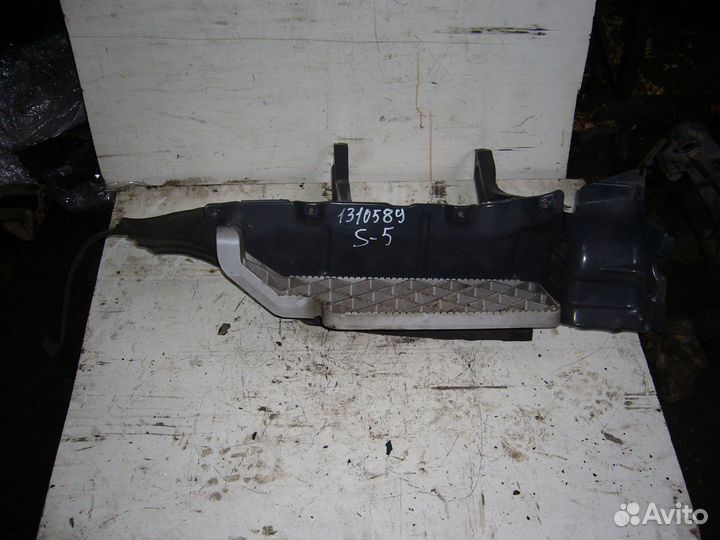 Подножка верхняя левая Scania 4