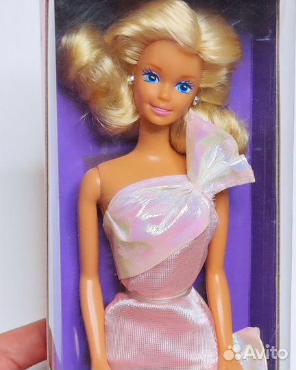 Friendship Barbie Blonde 1990