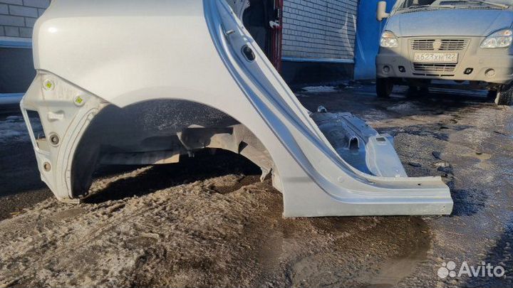 Крыло заднее правое Toyota Corolla Runx NZE121