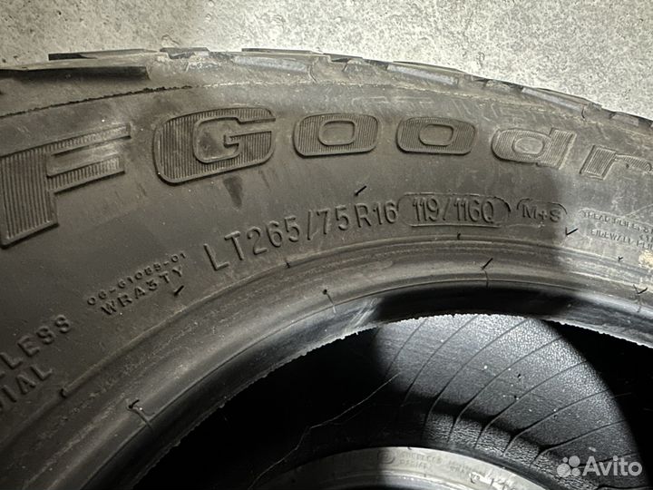 Bfgoodrich Mud-Terrain T/A KM3 265/75 R16