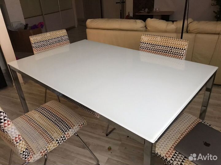 Кухонный стол