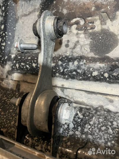 Нижняя подушка двигателя веста