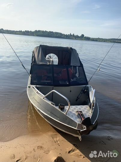 Катание, прогулка на лодке, катере