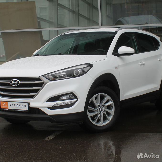 Tucson москва. Hyundai Tucson 2018 — 2021 III Рестайлинг белый.