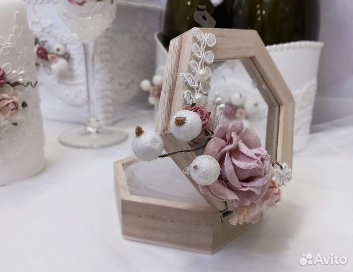 Свадебные бокалы, казна, украшения на бутылки