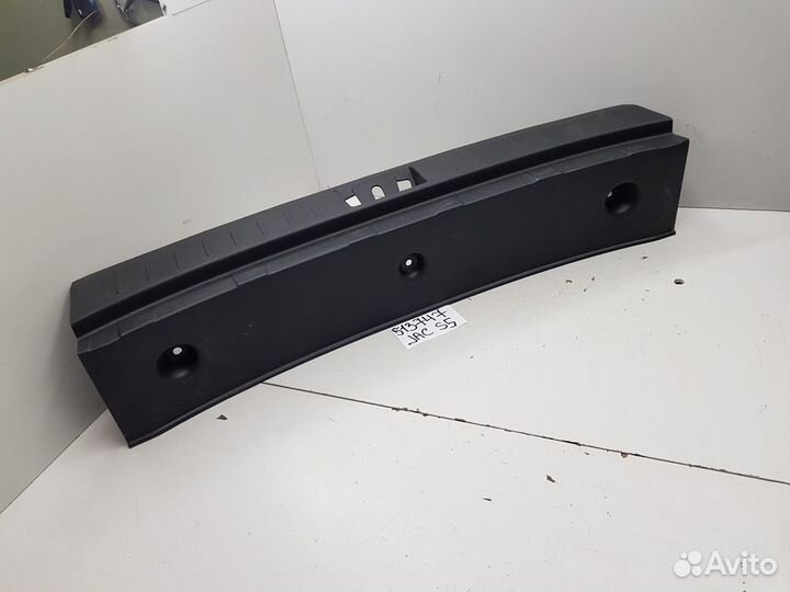 Обшивка багажника на заднюю панель