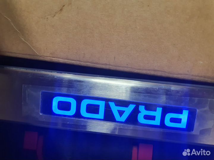 Накладки на пороги и зеркало