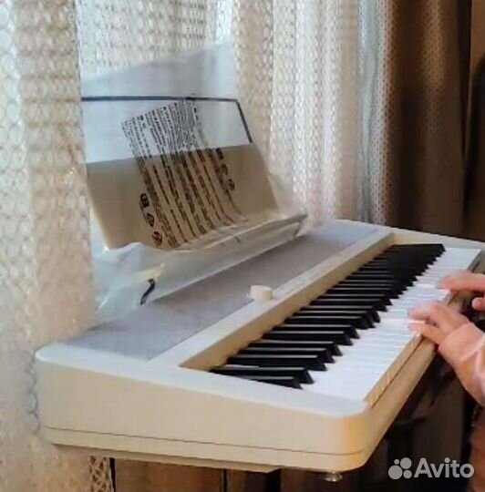 Цифровое пианино Casio CT-S1WE (белый)