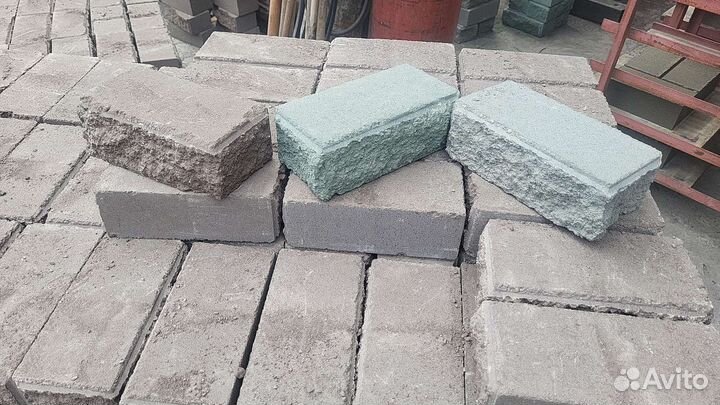 Кирпич рваный камень