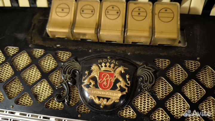 Аккордеон royal standard