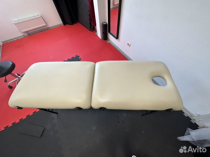 Кушетка/ стол для массажа