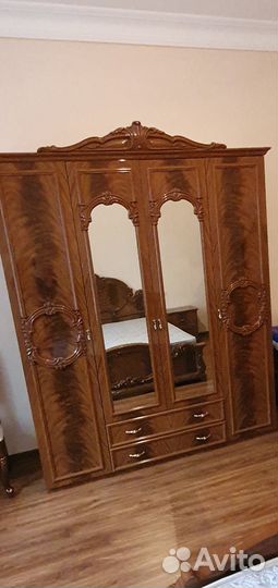 Спальный гарнитур