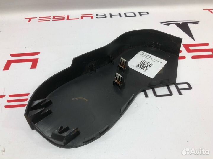 Накладка декоративная сиденья 2-го ряда Tesla