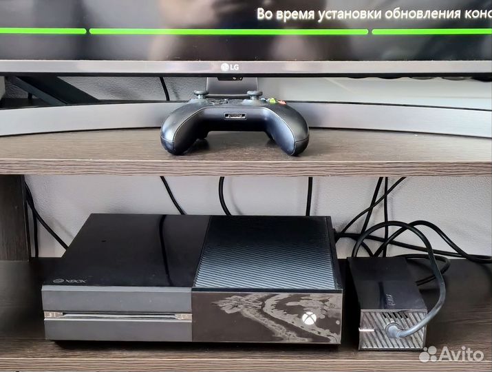 Игровая приставка Microsoft Xbox One (500 Gb)