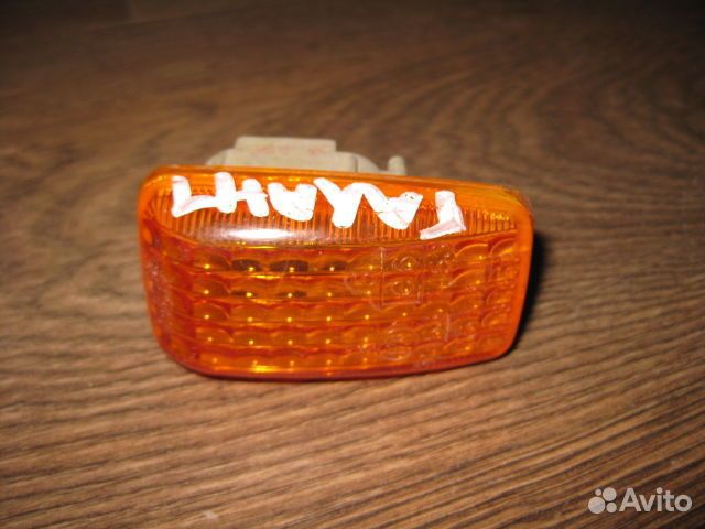 Повторитель на крыло Mitsubishi Galant (89-92 года