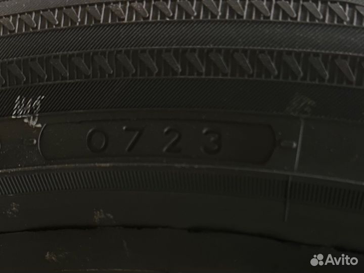 Yokohama BluEarth Winter V906 285/40 R22 и 325/35 R22 114W