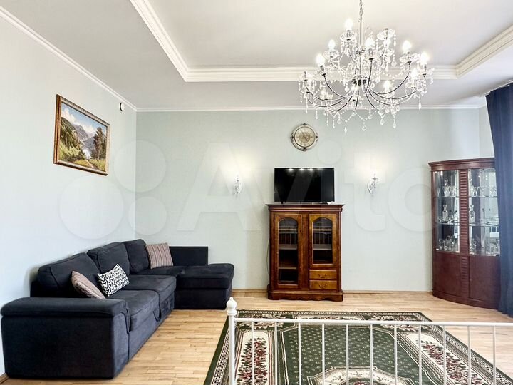 3-к. квартира, 100 м², 5/5 эт.