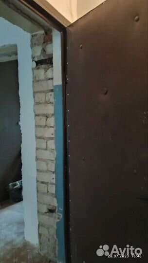 Дверь входная металлическая правая бу