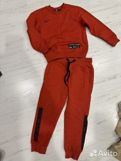 Костюм на мальчика 104 см