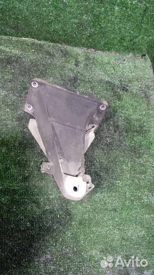 Кронштейн опоры двигателя BMW 5 серия