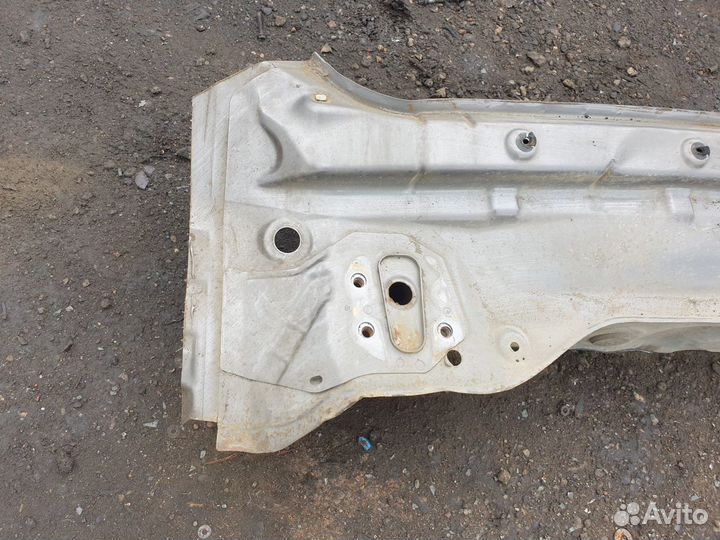 Задняя часть панель Pontiac Vibe Понтиак Вайб