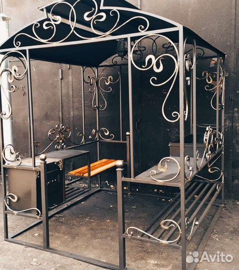 Мангал с крышей