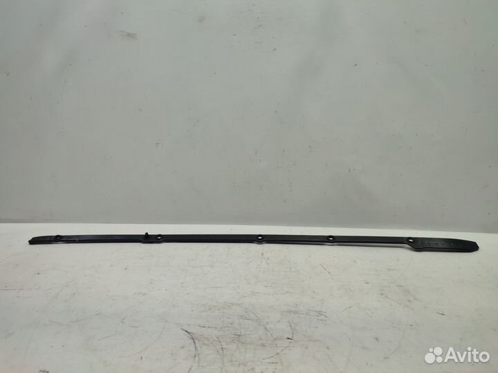 Молдинг лобового стекла правый Hyundai Sonata 8