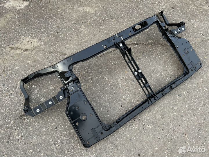 Рамка радиатора Hyundai Tucson 1 (03-11)