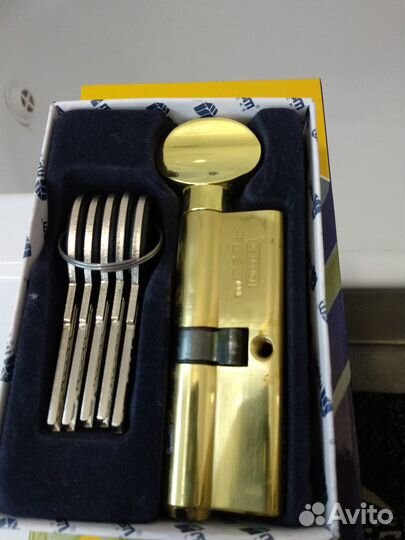 Врезной замок и Личинки с вертушкой/без