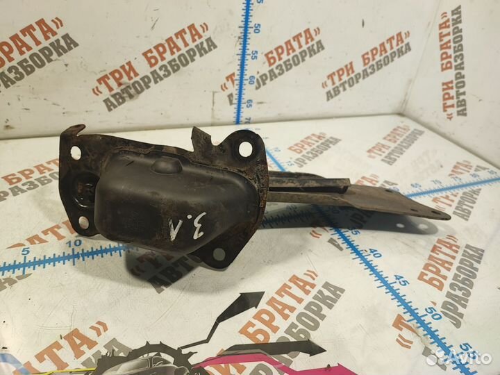 Фольксваген Пассат Рычаг задний левый верхний
