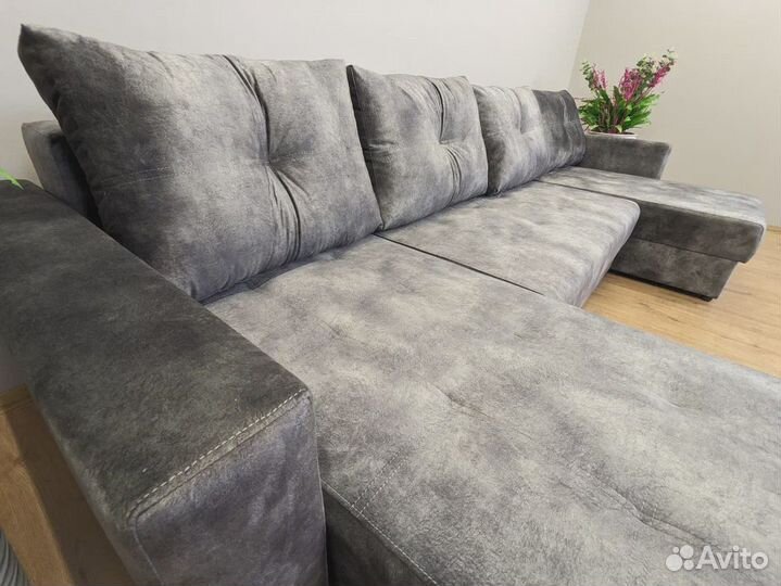 Диван стильный