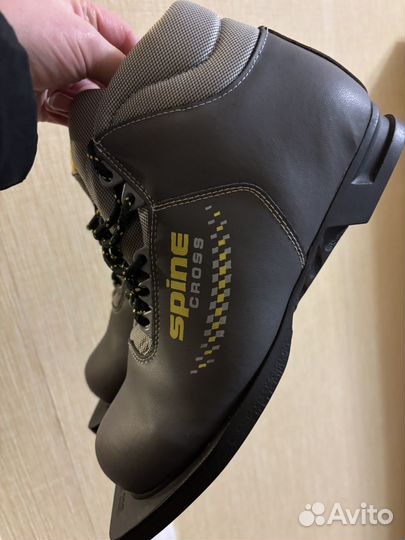 Продам лыжи и ботинки