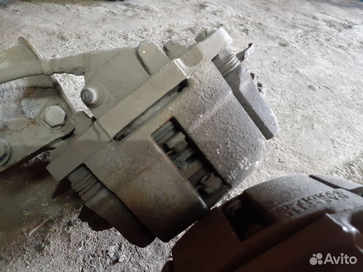 LADA Granta 1.6 суппорт левый.правый