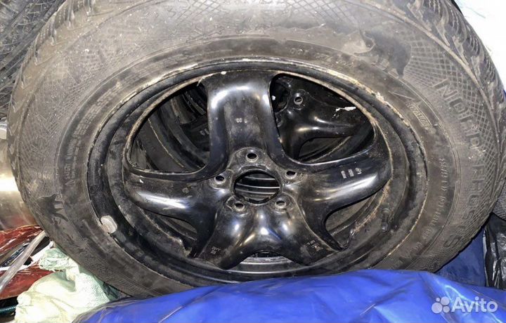 Gislaved Nord Frost 5 235/55 R17