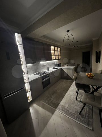 2-к. квартира, 70 м², 10/13 эт.