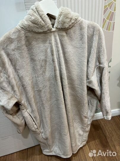 Пончо бежевое next