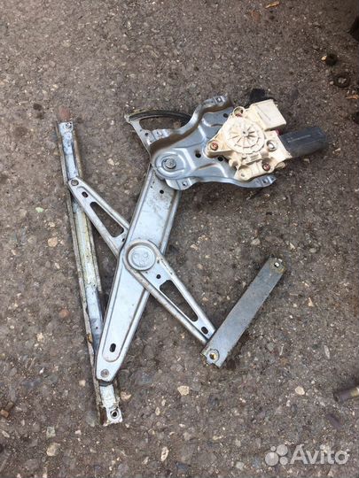 Стеклоподъемник передний Toyota Corolla e120