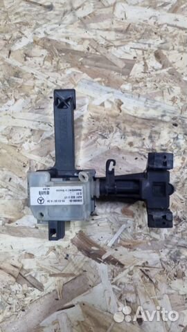 Привод лючка бака Mercedes R w251